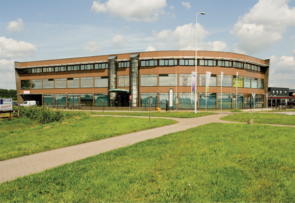 ons pand  |  unser Gebäude  |  our building