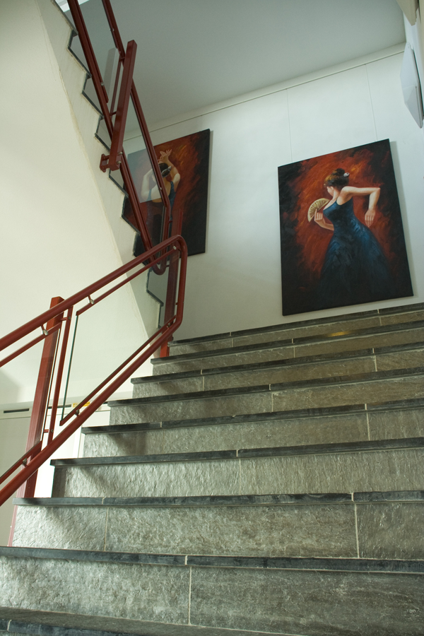 de ingang  |  der Zugang  |  the entrance